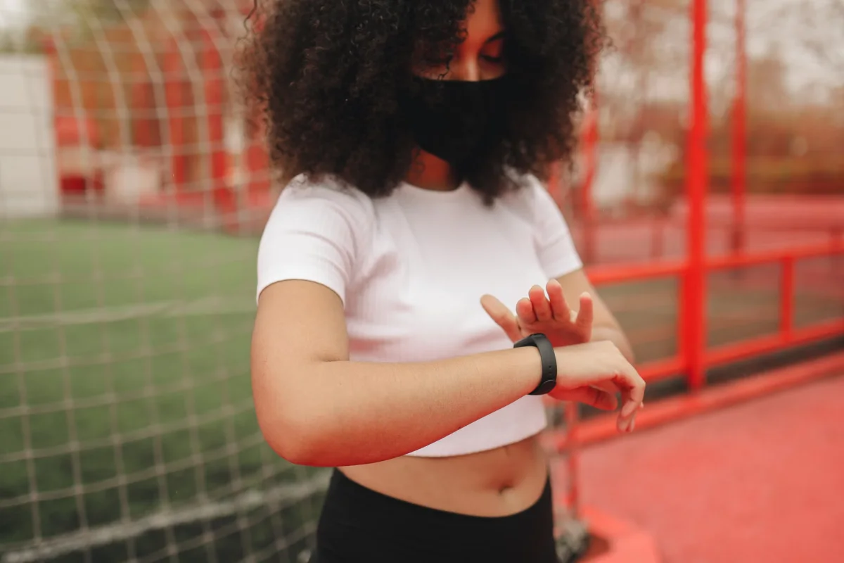 Redmi Watch 6 Active dalam kotak kemasan
