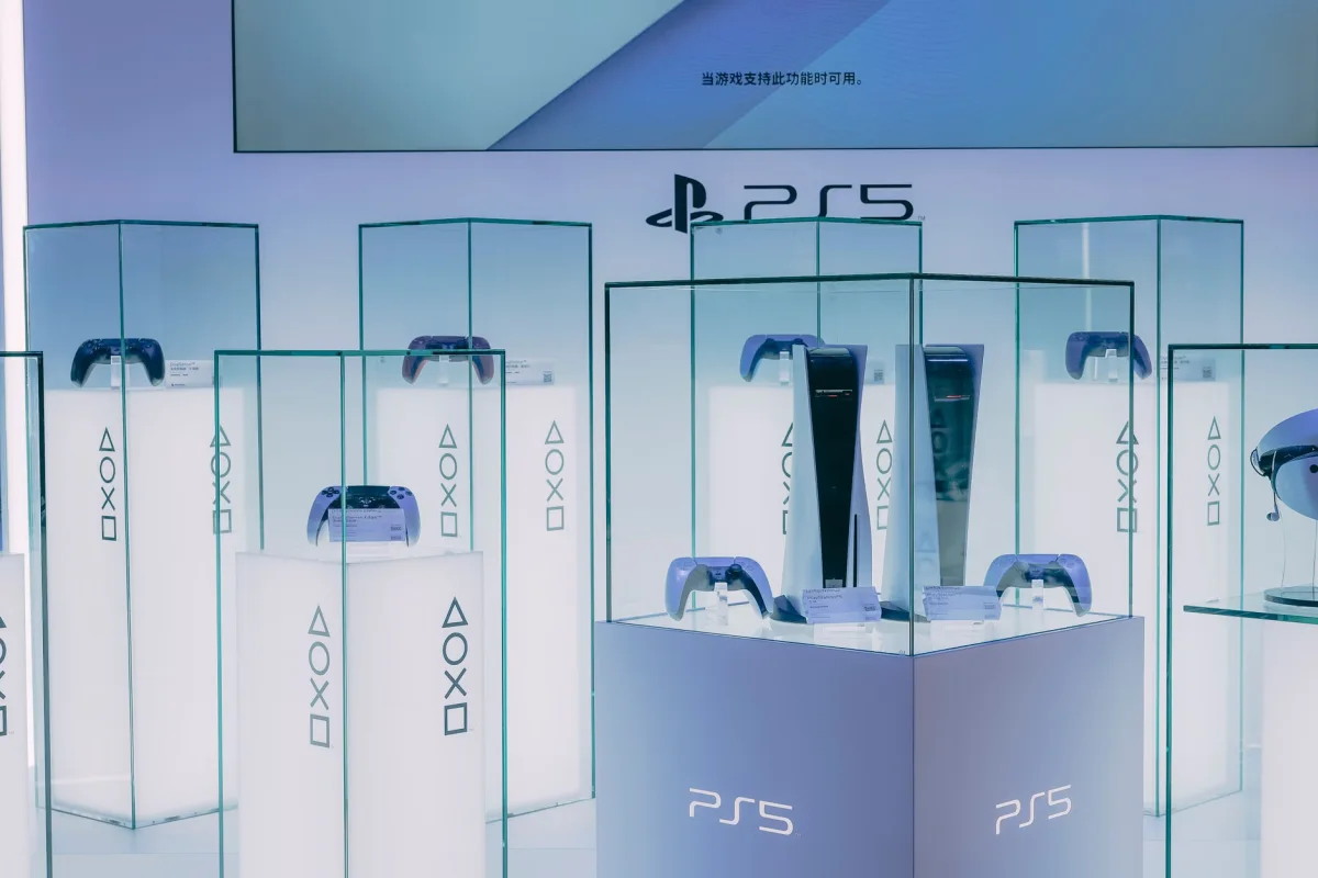 Konsol PlayStation 5 di toko retail