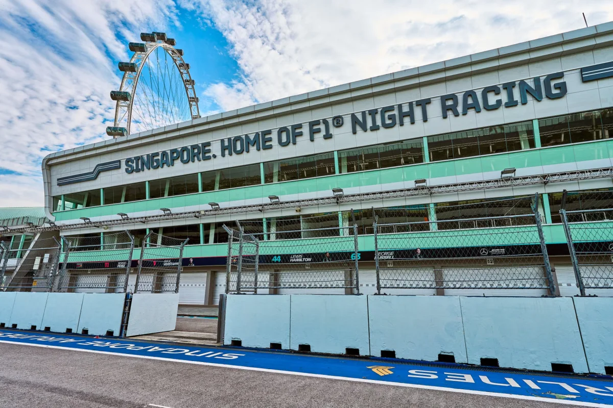 Penerangan lampu LED canggih di sirkuit F1 GP Singapura