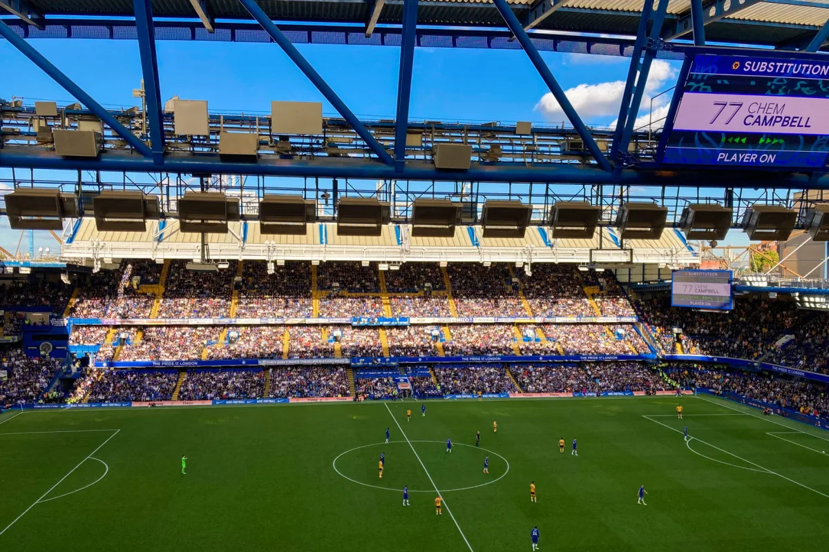 Pemain Chelsea merayakan kemenangan dalam pertandingan Liga Inggris