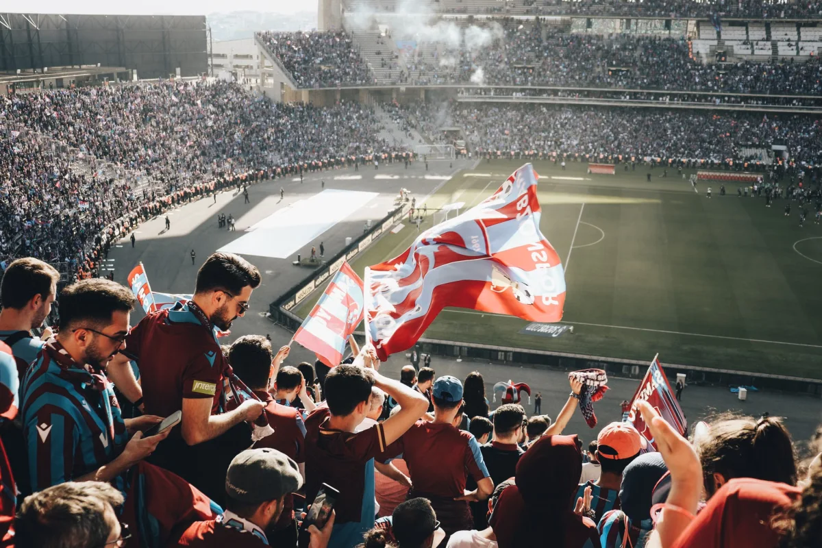 Suporter Olympique Lyon di stadion