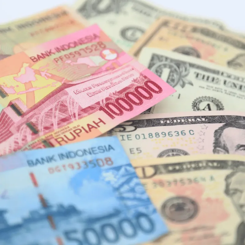 Ekonomi Indonesia Solid, Pasar Resah: Rupiah Anjlok, IHSG Ambruk