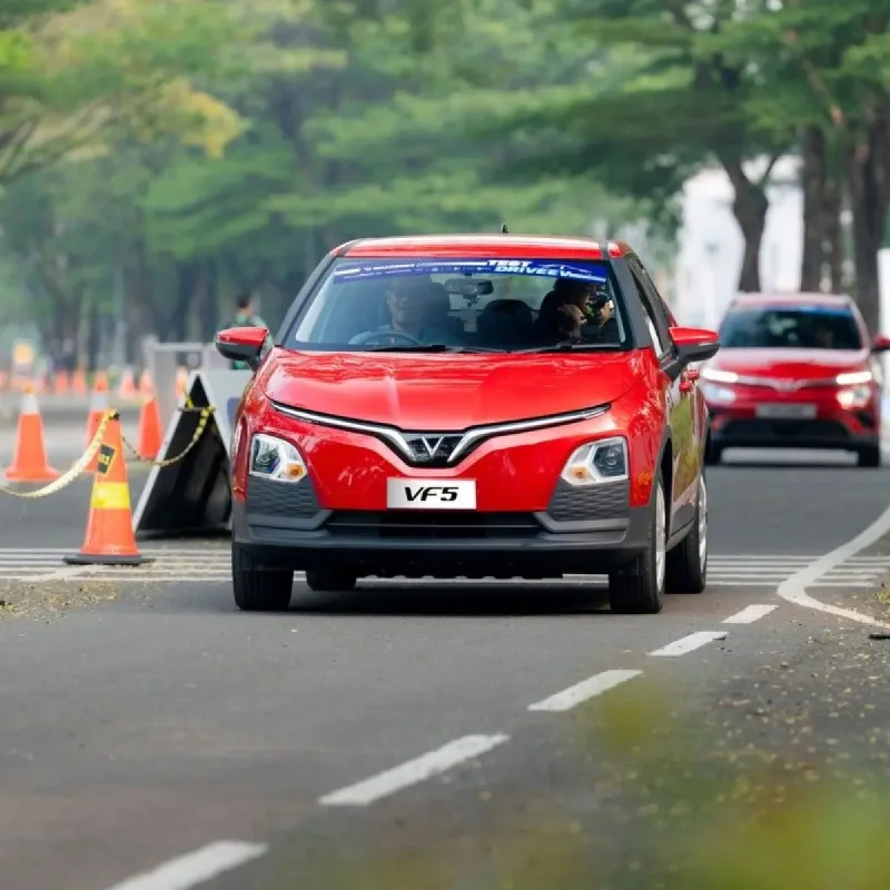Produsen Lengkapi Mobil Listrik dengan Sistem Keamanan Berlapis untuk Jalan Raya