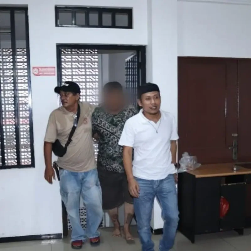 Polsek Kalideres Tangkap Pria Penipu Modus Buka Aura di Tangerang