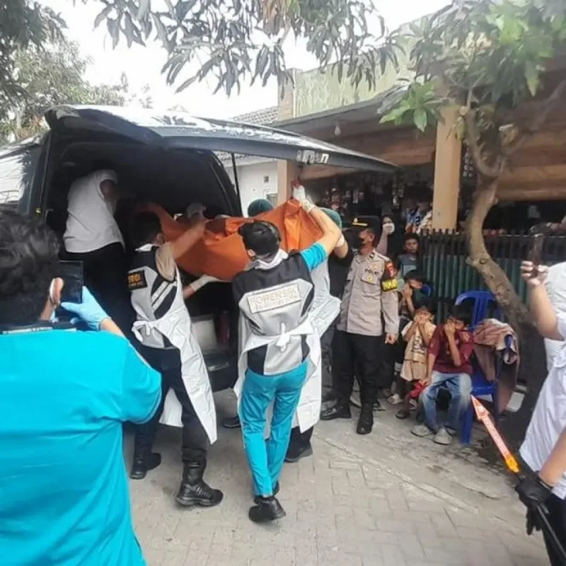 Polisi Temukan Jasad Pria Membusuk Enam Hari Ditemani Istri di Serang
