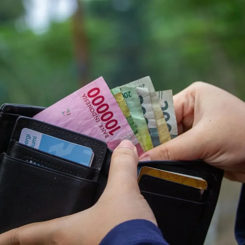 MK Tolak Gugatan Kewajiban Nafkah Suami dalam UU Perkawinan