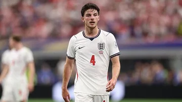Pesan Carragher buat Tuchel: Jangan Istirahatkan Declan Rice Dulu