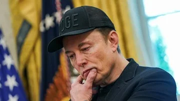Elon Musk Bantah Kabar SpaceX Kembangkan Gadget AI