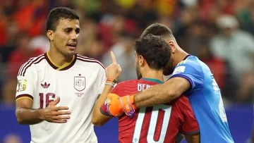 Rodri Akui Kesalahan, Minta Maaf ke Bernardo Silva Usai Laga Portugal vs Spanyol