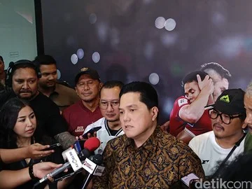 Erick Thohir Buka Peluang Hapus Larangan Suporter Away