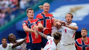 Sorloth Ungkap Alasan Tak Umpan ke Haaland Lawan Inggris
