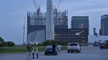 Booster 20 Tiba di Landasan, SpaceX Semakin Dekat dengan Uji Terbang Starship ke-13