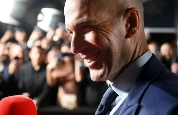 Zinedine Zidane Sepakat Latih Timnas Prancis Gantikan Deschamps