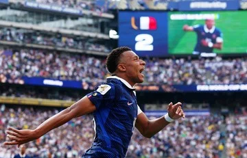Top Skor Piala Dunia: Kylian Mbappe Ungguli Messi, Siapa Bisa Mengejar?