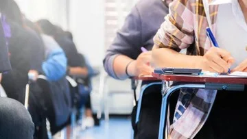 Dosen Cerdik Jebak Mahasiswa Pengguna AI, 32 Orang Gagal Ujian