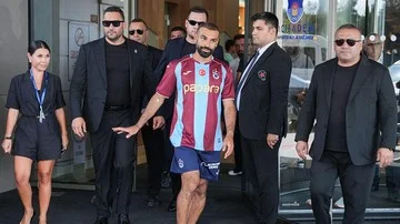 Salah Pakai Nomor 10 di Trabzonspor?