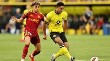 Skor 2-2 Hiasi Laga Pramusim Dortmund Vs Roma di Signal Iduna Park