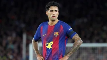 Joao Cancelo Rela Potong Gaji Demi Gabung Permanen ke Barcelona