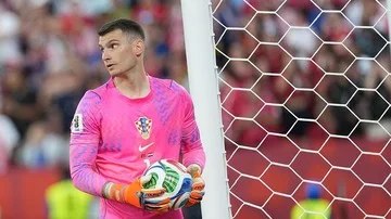 Dominik Livakovic Perkuat Lini Pertahanan Barcelona Musim Ini
