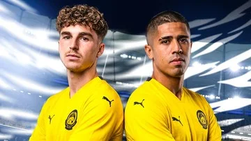 Pemain Timnas Malaysia di lapangan sepak bola