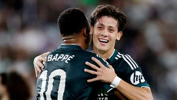 Pemain Real Madrid merayakan kemenangan di Liga Spanyol