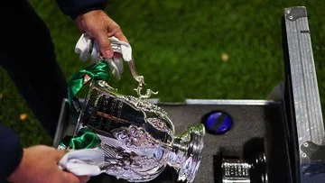 Trofi Carabao Cup