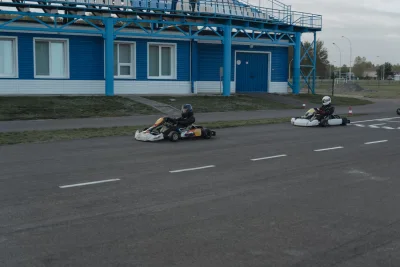 Aksi Seru Pelajar SMA di Ajang Balap Gokar Avenue Racing Series 2026 PIK 2