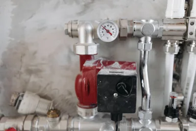Sering Pakai Water Heater Tanpa Dikuras? Ketahui Risiko Kerusakan Tangki
