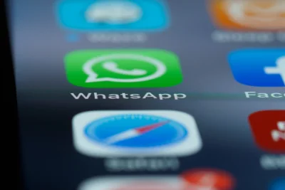 Fitur Baru Restricted Chat WhatsApp Hanya Izinkan Akses Pesan di HP Utama