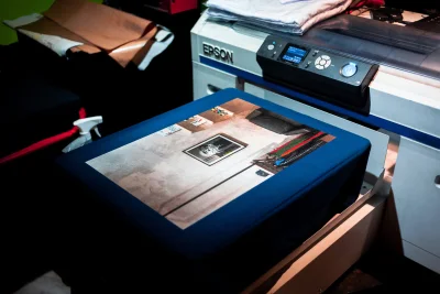 Andalkan Area Cetak A1+, Epson Boyong Printer UV SureColor V4000