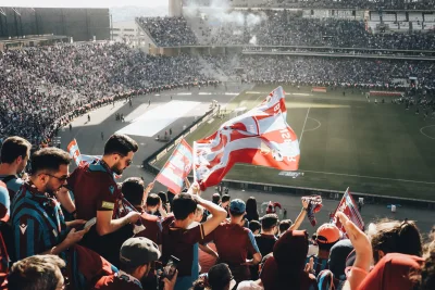 Fans Lyon Kecam Kerusuhan Prancis Saat Monumen Legendaris Dirusak