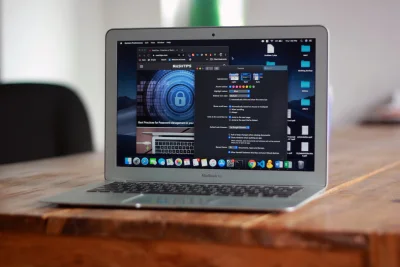 Apple Sindir Google Chrome Lewat Kampanye Safari yang Lebih Ngebut