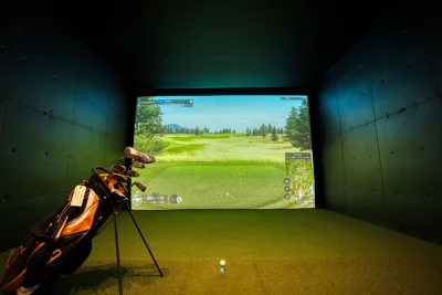 Solusi Praktis Latihan Golf Indoor Pakai Simulator Portable