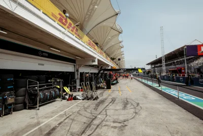 Lampu Pintar Signify Solusi Mercedes F1 Atasi Jet Lag Musim 2026
