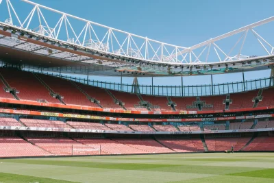 Aston Villa Ancam Seret Jamie Carragher ke Jalur Hukum Akibat Komentar Kontroversial