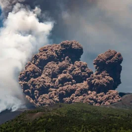 Ilmuwan Ungkap Rahasia Gunung Etna Aktif Selama 500.000 Tahun