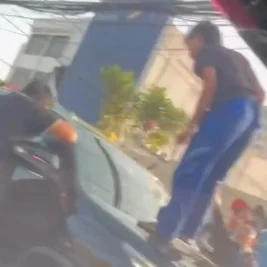 Pemotor Tabrakkan Diri ke Fortuner di Jakarta Pusat, Massa Rusak Mobil