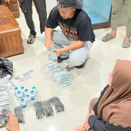 Polda Metro Jaya Tangkap Dua Pengedar Obat Keras Ilegal di Muara Baru