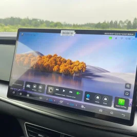 Bahaya Menonton Video Saat Mengemudi: Distraksi Berlapis yang Memicu Kecelakaan