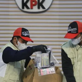 KPK Bantah Foto Viral Tumpukan Uang Valas di Rumah Silmy Karim