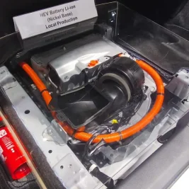 Perbedaan Gejala Baterai Bermasalah pada Mobil Hybrid dan EV