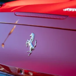 HP Gandeng Ferrari Rilis Laptop AI Edisi Terbatas Seharga Rp100 Juta
