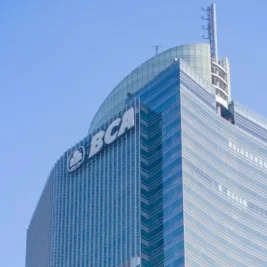 Saham BBCA Anjlok ke Rp 4.800, Analis Sebut Valuasi Menarik