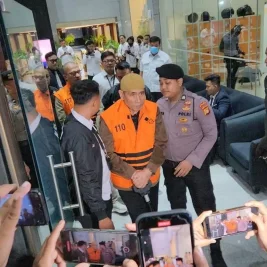 KPK Tahan Direktur Maktour dan Ketum Kesthuri Terkait Korupsi Kuota Haji