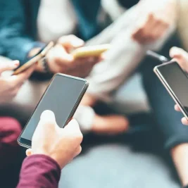 Komdigi Batasi Akses Platform Digital Berisiko Tinggi untuk Anak