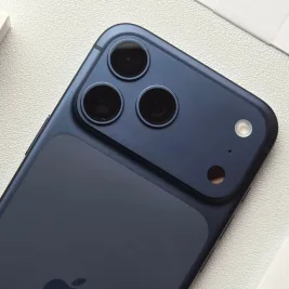 Caviar Rilis iPhone 17 Pro Max dengan Kompartemen Jam Tangan Swiss