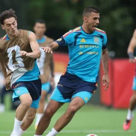Luis de la Fuente Bela Gavi Usai Tekel Keras ke Rodri di Latihan