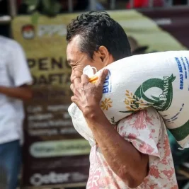 Pemerintah Perpanjang Bantuan Beras Tiga Bulan untuk Jaga Daya Beli