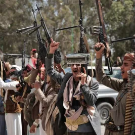 Houthi Blokir Kapal Israel di Laut Merah dan Luncurkan Rudal