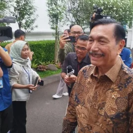Luhut Dukung BI Naikkan Suku Bunga demi Jaga Rupiah